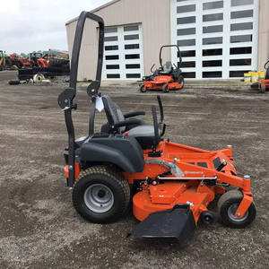 Tondeuse autoportée Husqvarna MZ61 à braquage zéro, siège confortable, plateau de coupe large, idéale pour une tonte rapide et propre sur les champs ouverts. - Product Image 1