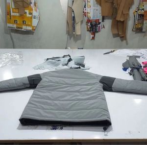 เสื้อแจ็คเก็ตขนสัตว์แบบยูนิเซ็กซ์สำหรับฤดูหนาว ดีไซน์แบบ Patchwork กันน้ำ สไตล์วินเทจ - ปรับแต่งสีและโลโก้ได้ - Product Image 6