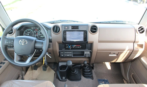 LAND CRUISER LC76 modèle 2024, 4.5L V8 DIESEL, faible kilométrage, aucun problème mécanique, prêt à rouler, en excellent état, prix de gros. - Product Image 3