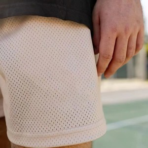 กางเกงขาสั้นตาข่ายสำหรับเล่นกีฬาของผู้ชาย2025ผ้าโพลีเอสเตอร์หนาผ้าฝ้าย100% ออกแบบโลโก้ได้ตามต้องการ - Product Image 2