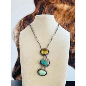 Collier Sheila Becenti Royston en turquoise et argent sterling pour les occasions de cadeaux - Product Image 1