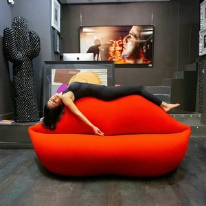 Sofá Modular Chesterfield en Forma de L de Tres Plazas con Tapicería de Tela Negra de Diseño Italiano, Moderno y con Almacenamiento, Atractivo para Ambos Sexos - Product Image 4