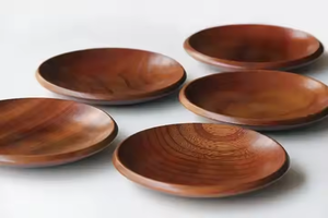 Platos de comida de madera clásicos Platos de madera hechos a mano artesanales Chapado en madera de calidad superior por Artesanías de media luna - Product Image 3