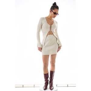 เสื้อครอปสั้นลำลอง แขนสั้นปักโลโก้ด้านหน้า ผลิตจากวัสดุอะคริลิก 100% - Product Image 1