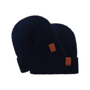 Gorro de Invierno de Alta Calidad, Estilo Urbano, 100% Acrílico, Hecho en Pakistán, Precio Económico al por Mayor, Diseño Liso - Product Image 4