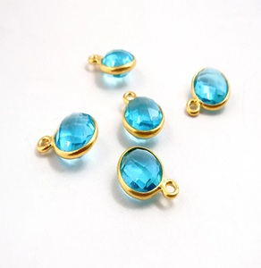 Colgante de piedras preciosas de forma redonda de cuarzo Aqua, conjunto de bisel pequeño, abalorio de piedra de estilo Vintage para niños, inspiración religiosa cristiana - Product Image 2