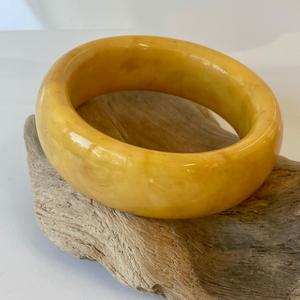 Bracelet jonc en ambre de la Baltique couleur beurre de cacahuète, pièce unique d'ambre ; Bracelet jonc en ambre jaune, forme circulaire, lisse, poli, naturel - Product Image 3