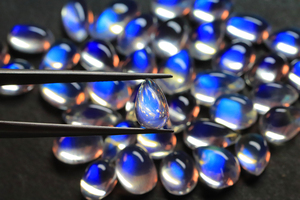 Lot de cabochons en pierre de lune arc-en-ciel naturel-bleu pierre de lune flashy ovale et poire-pierres lâches lisses pour elle - Product Image 6