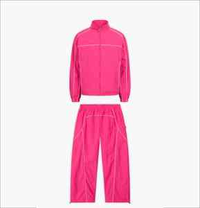 ชุดวอร์มกีฬาผู้ชายแบบมีฮู้ด น้ำหนักเบา ระบายอากาศได้ดี สีพื้น สำหรับฤดูหนาว สไตล์สตรีทแวร์ รับผลิตแบบ OEM ขายส่ง - Product Image 1