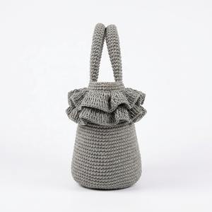 Sac fourre-tout gris en raphia tressé à deux poignées, durable, avec bandoulière à volants, fermeture ouverte, tricoté, pour la plage et les voyages, pour femme - Product Image 2