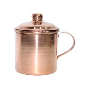 แก้วมัคทองแดงธรรมดาที่มีดีไซน์แบบดั้งเดิมและมีขอบโค้งเหมาะสำหรับการนำเสนองานค็อกเทลคลาสสิกและการตกแต่งที่ทันสมัย - Product Image 1