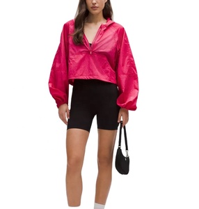 Chaqueta deportiva con capucha de secado rápido y transpirable, cortavientos con cremallera para mujer, para gimnasio y fitness, de manga larga. - Product Image 3