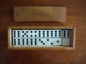 Juego de jugador de dominó de hueso hecho a mano en estuche de hueso para tablero de niños y adultos Domi sin juegos en interiores - Product Image 3