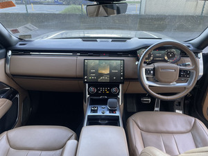 รถแลนด์โรเวอร์ เรนจ์โรเวอร์ P530 LWB ออโต้ไบโอกราฟี AWD ปี 2024 มือสอง สภาพดี พวงมาลัยซ้าย เครื่องยนต์เบนซิน 4.4 ลิตร V8 เกียร์ 8 สปีด เบาะหนัง ล้ออัลลอย - Product Image 3