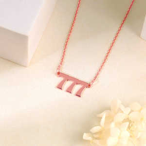 Oro Rosa personalizado Triple numérico fino colgante collar elegante encantos - Product Image 4