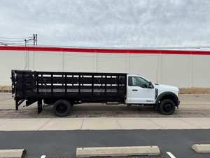 Camión de plataforma F-550 USADO de alto rendimiento, año 2023, para exportación a todo el mundo, entrega a domicilio en todo el mundo - Product Image 4