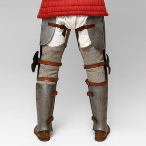 Juego de armadura de protección de acero gótico avanzado medieval, patas flotantes, grebas en plata para LARP SCA con técnica pulida - Product Image 2