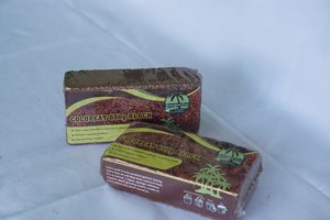 Briquettes naturelles écologiques Cocopeat 650g pour serres pépinières et autres pratiques horticoles produit de premier ordre - Product Image 3