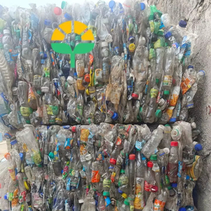 เศษขวดพลาสติก PET คุณภาพสูง สำหรับการขึ้นรูปแบบเป่าลม สีขาว รูปทรงบล็อก สำหรับรีไซเคิล ผลิตในสหรัฐอเมริกา - Product Image 1