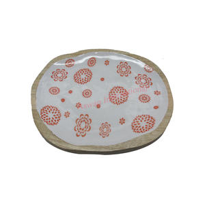 Forme carrée fabriquée en Inde Blanc et Or Plateau de service en métal moulé de haute qualité Vaisselle et articles de service personnalisables à vendre - Product Image 6