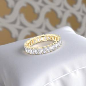 Bague d'éternité complète en diamant taille émeraude créée en laboratoire de 3.00 carats en or massif et argent sterling pour femme - Product Image 1