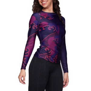 Rashguard pour femmes en sublimation, créez votre propre équipement de fitness de compression, logo personnalisé, rashguard MMA pour femmes - Product Image 1