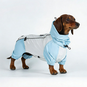 OEM/ODM VPETBR - Veste de pluie à capuche, à col haut, imperméable et réglable, spécialement conçue pour les chiens de type Teckel. - Product Image 1