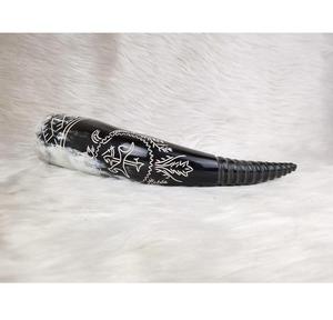 Corne à boire Viking naturelle éco-responsable sculptée à la main gravée Feng Shui Animal Design de haute qualité - Product Image 1