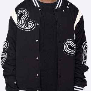 Chaqueta universitaria con diseño de parches de chenilla personalizados para hombre, disponible en la mejor calidad superior - Product Image 2