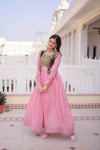 Robe de créateur de mode brodée à prix abordable – Nouvelle tenue indienne traditionnelle pour usage quotidien - Product Image 4