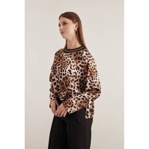 Blusa informal gótica con estampado de leopardo y cuello alto para mujer - Product Image 4