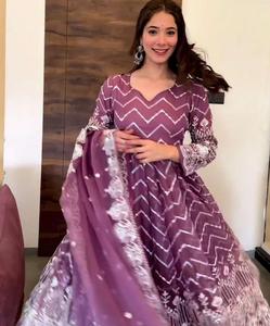 Qualité supérieure Vêtements indiens extrêmes Costume Georgette Anarkali avec fil et paillettes Ensemble de robes de travail pour filles au prix de gros - Product Image 1