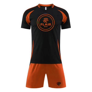 Ensembles d'uniformes de maillot de football de confort respirant de meilleure qualité conception personnalisée Jeunes hommes joueurs Service OEM de coupe automatisée - Product Image 6