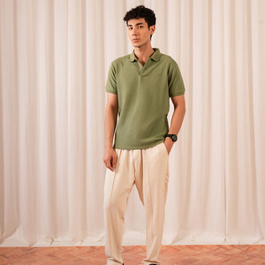 Polos de lujo para hombre Opciones de algodón de talla grande Bordado de alta calidad y camisetas Diseños elegantes al por mayor disponibles - Product Image 1