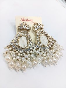 Ensembles de bijoux de fête élégants faits à la main ensemble de boucles d'oreilles en alliage de zinc léger pour vêtements de mariage traditionnels à la mode et élégant - Product Image 3