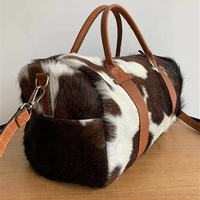 Bolsa de Viaje de Golf de Cuero PU Hecha a Mano - Bolsa de Equipaje Resistente al Agua de Primera Calidad para Uso en Exteriores con Cierre de Cremallera y Diseño de Rayas/Animales