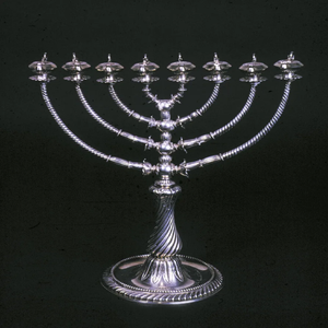 Venta al por mayor 7 brazos clásico Menorah Hanukkah portavelas judío 9 brazos Menorah 12 tribus Israel 9 brazos Menorah precio barato otros - Product Image 3