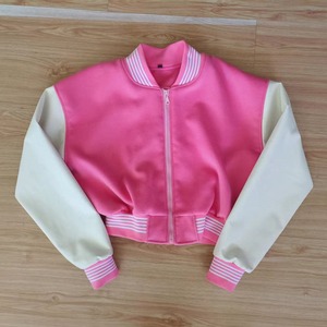 Chaquetas gruesas acolchadas de lana satinada recortada para mujer personalizadas, chaqueta Bomber Varsity Letterman, chaqueta de cuero genuino para mujer - Product Image 2