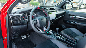 Camioneta TOYOTA HILUX DC GR GR SPORT 2.8L V6 Usada en Buen Estado, 2023 - Product Image 2