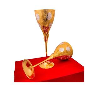 Copa de latón de la mejor calidad chapada en oro Conjunto de variedad Superior de Diseño precioso de copa de metal de dos fabricantes a la venta - Product Image 1