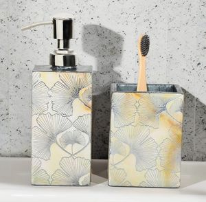 Juego de accesorios de baño de madera impresos de alta demanda con soporte para cepillo de dientes de baño disponible a granel - Product Image 1