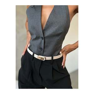 Ceinture élastique fine pour femme avec boucle, adaptée aux pantalons, vestes, chemises et robes. Beige - Product Image 5