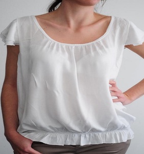 Blusa Corta Morada para Mujer con Bordado, Camisa Urti - Product Image 5