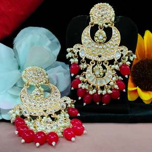 Boucles d'oreilles pendantes Kundan Fashion de la meilleure qualité Perles scintillantes rayonnantes pour les occasions spéciales - Product Image 1