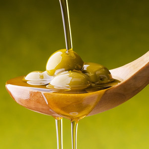 Aceite de Extracto de Fruta de Escualano Grado AAA, Extraído con Solvente, Cultivado Silvestre, Envasado en Botella, Lata, Tambor o Frasco de Vidrio para Cuidado de la Belleza - Product Image 2