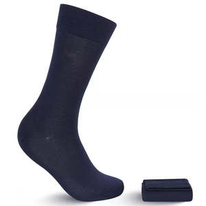 Calcetines de fútbol de algodón 100% de calidad superior antideslizantes personalizados al por mayor equipo largo hecho en Pakistán para la temporada de primavera - Product Image 4