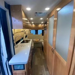 Autocaravana C-o-a-c-h-m-e-n G-a-l-l-e-r-i-a 24FL 2024 Usada en Excelentes Condiciones, Lista para la Venta - Product Image 4