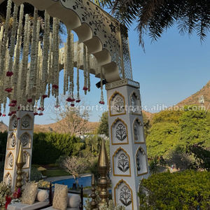 Mariages en plein air Style Jharokha Miroir Mandap Tendance Destination Événements Piliers en bois Mandapam Décorations personnalisées Configuration - Product Image 3