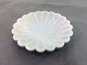 Bol à volants en marbre élégant fait à la main Design de luxe avec un attrait intemporel Artisanat sculpté unique pour la décoration de la maison de fête - Product Image 5