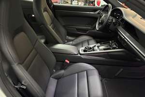 ปี 2021 911 Carrera Coupe เจ้าของเดียว ระยะทางประมาณ 8,300 ไมล์ เครื่องยนต์เทอร์โบ Flat-6 แพ็คเกจพรีเมียม ไม่ได้ดัดแปลง - Product Image 5